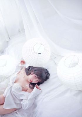 美日韩制服中文字幕视频_720手机在线看